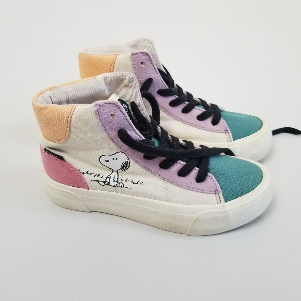 Zara Peanuts Snoopy Sneakers Size 1-2 EU 32